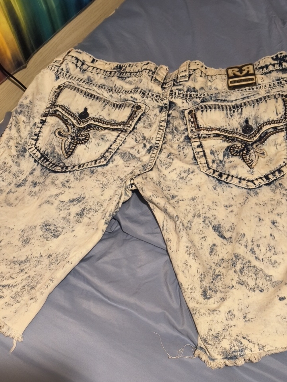 Rock Revival White Acid-Wash Men's Jean Shorts with Dark Blue Embroidery
